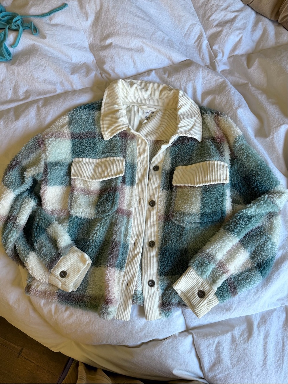 Hippie Rose Plush Plaid Teddy Jacket in Light Blue and Cream Small - Picture 2 of 4